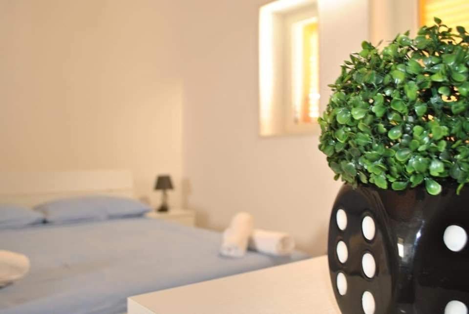 Masseria Capece Bed & Breakfast Uggiano La Chiesa Buitenkant foto